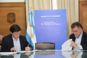 jaime-mendez-en-la-firma-del-convenio